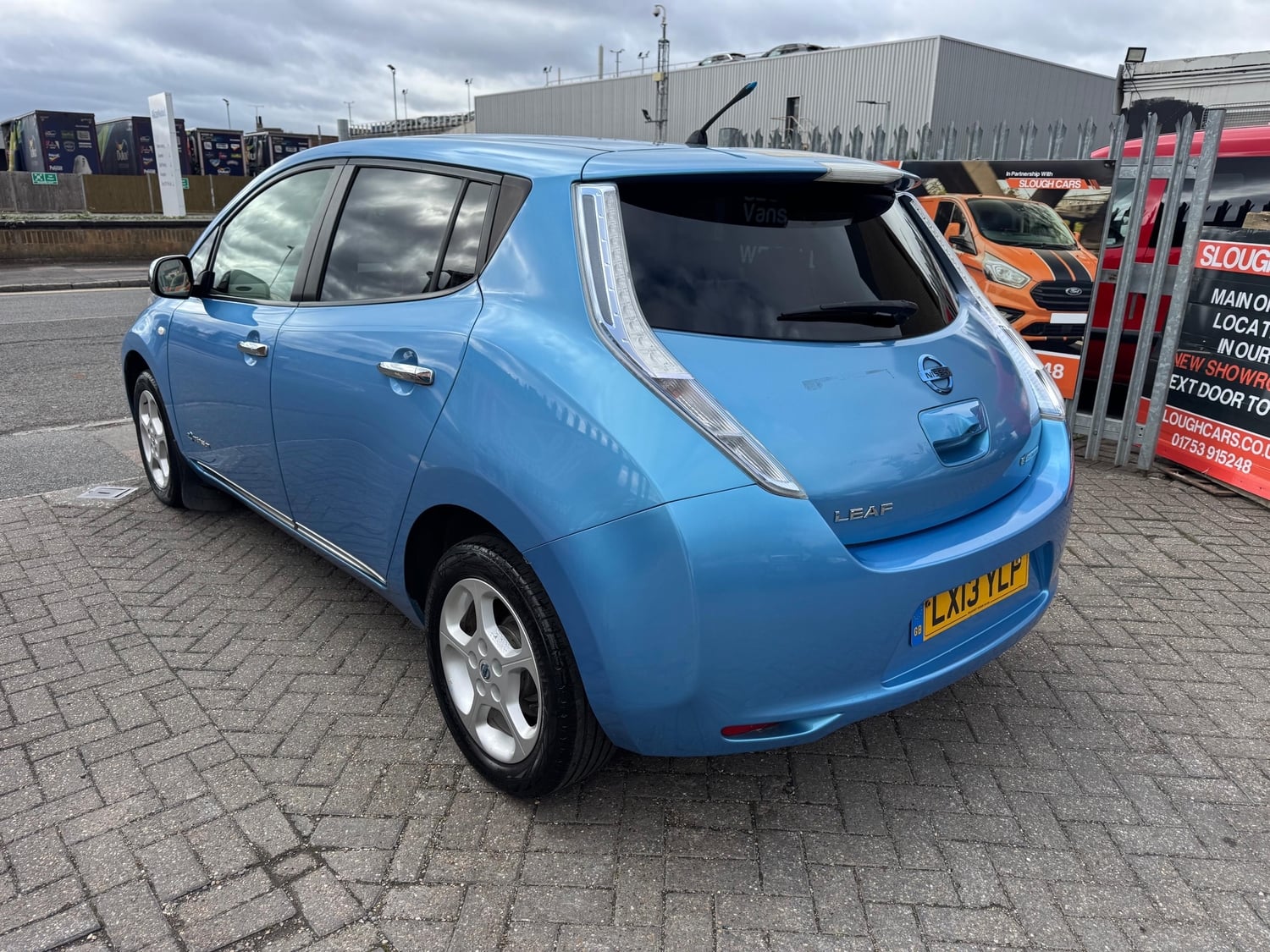 [ berth ]Nissan LEAF
