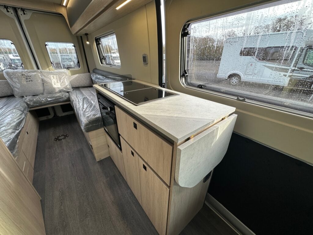 [2 berth ]Auto-Trail Expedition 66