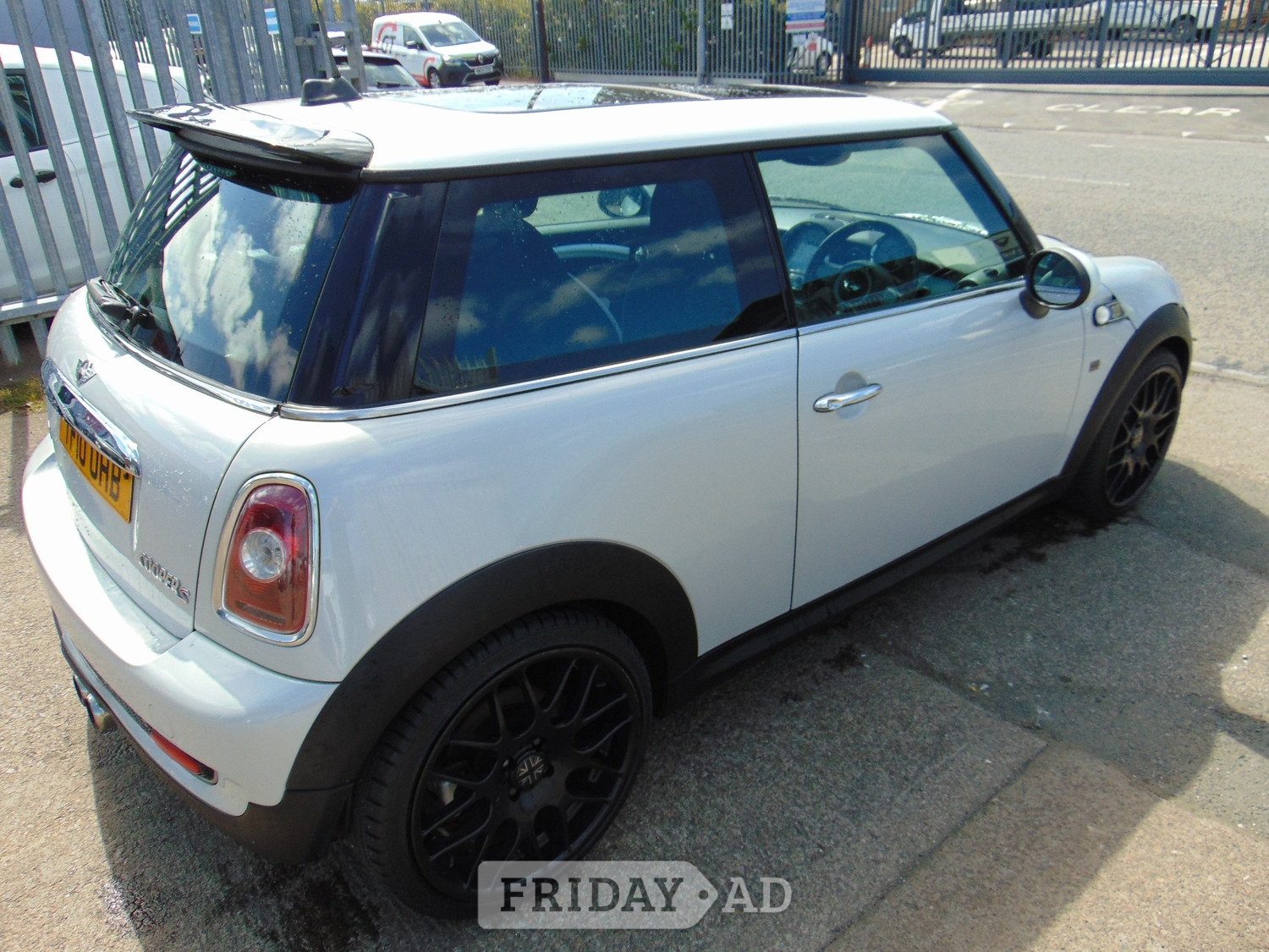 Mini Hatch Cooper 2010 - Cars in Ashington