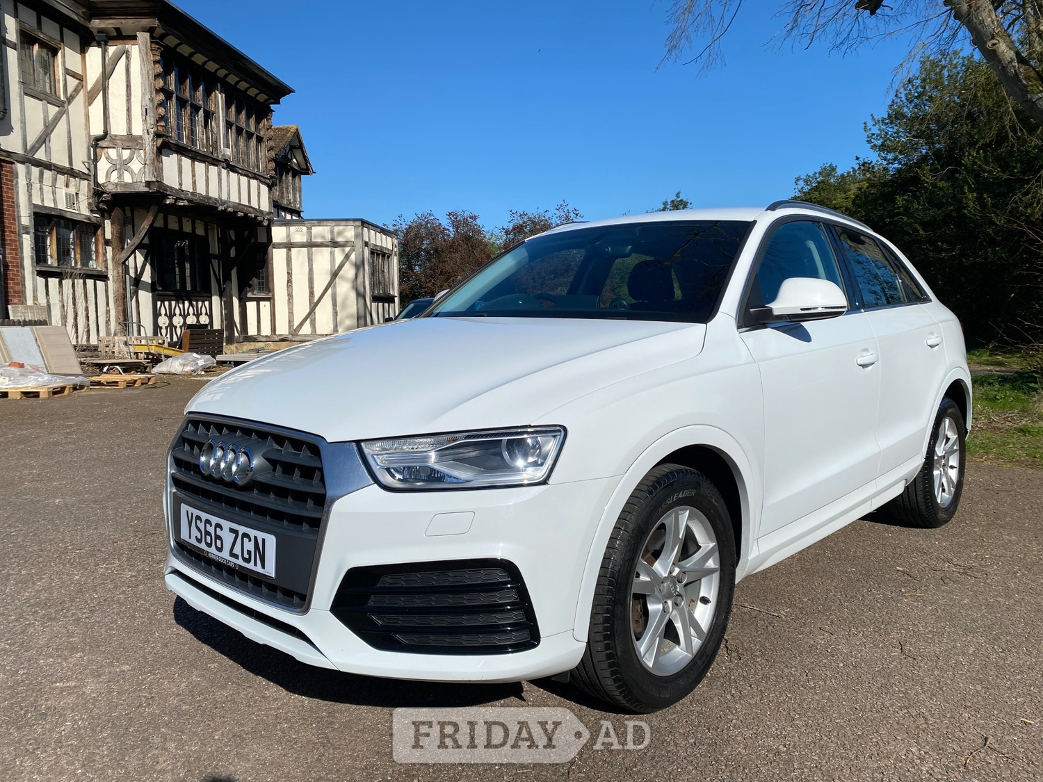 [ berth ]Audi Q3