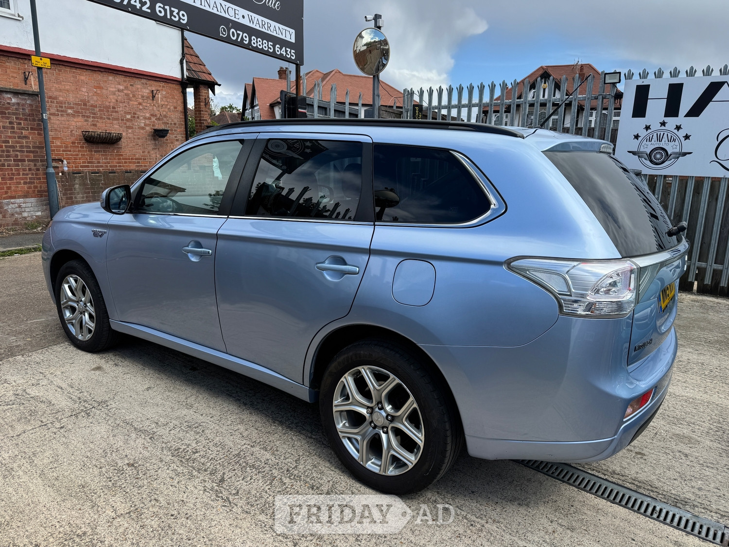 Mitsubishi Outlander Wembley