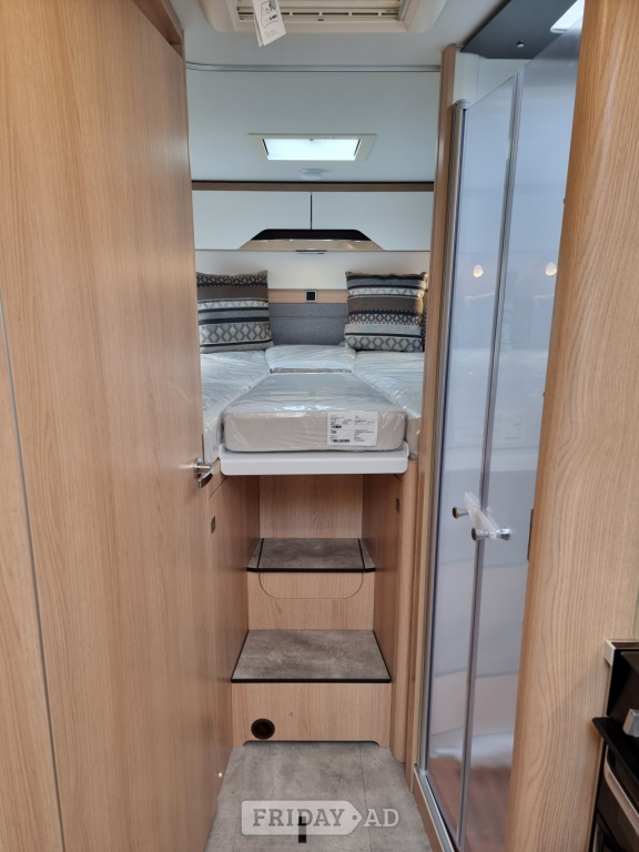 [4 berth ]Hymer B-Class ModernComfort I 680 Blackline