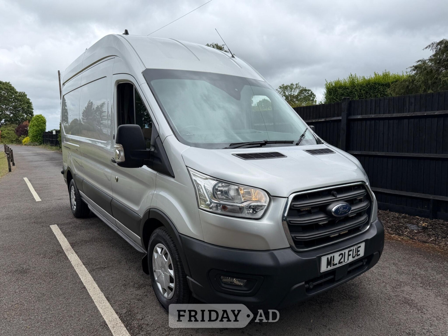 Ford Transit 2021 in Addlestone