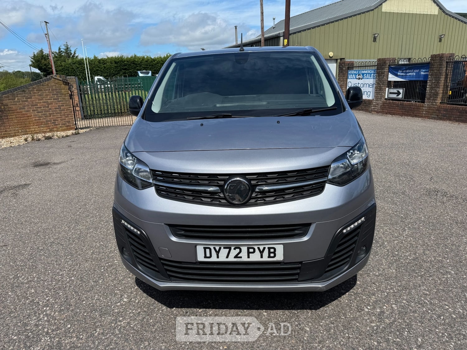 [ berth ]Vauxhall Vivaro