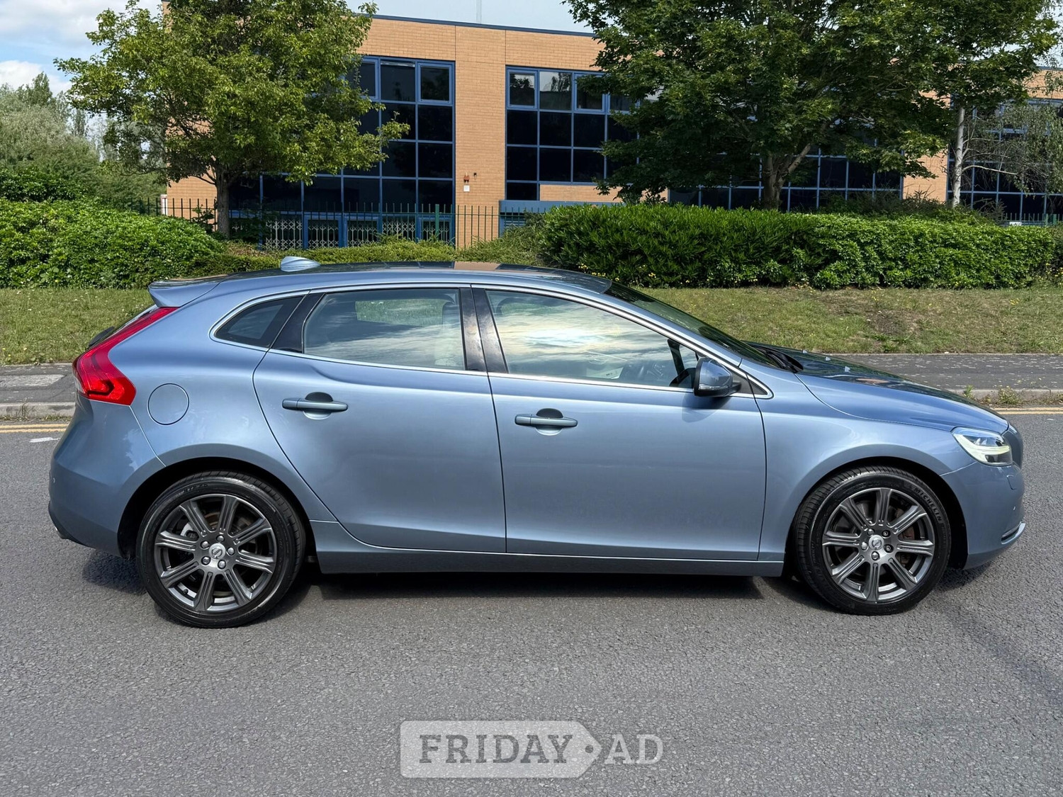 Volvo V40 2018 - Cars