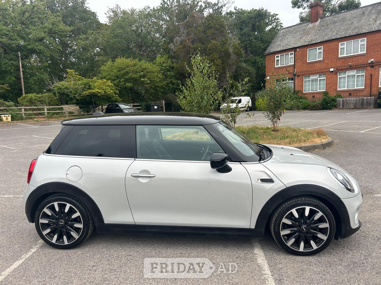 [ berth ]Mini Hatch