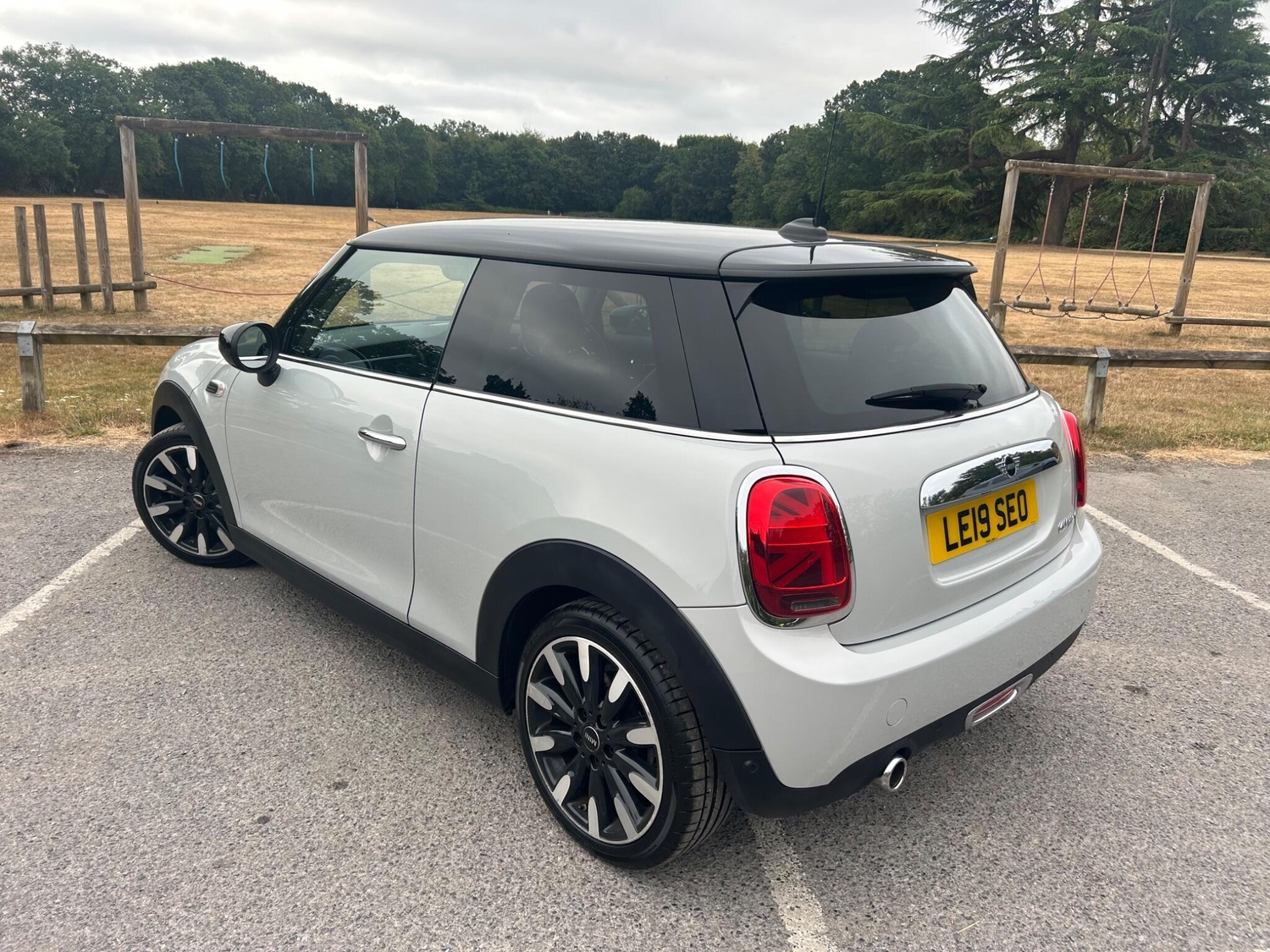 Mini Hatch 2019 - Cars in Chertsey