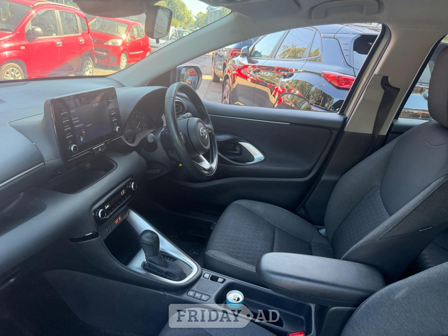 Toyota Yaris 2023 - Cars in Sutton