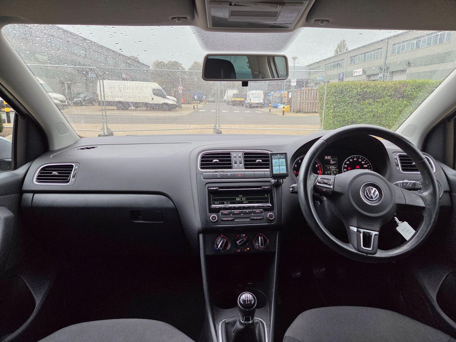 Volkswagen Polo 2014 - Cars in Slough