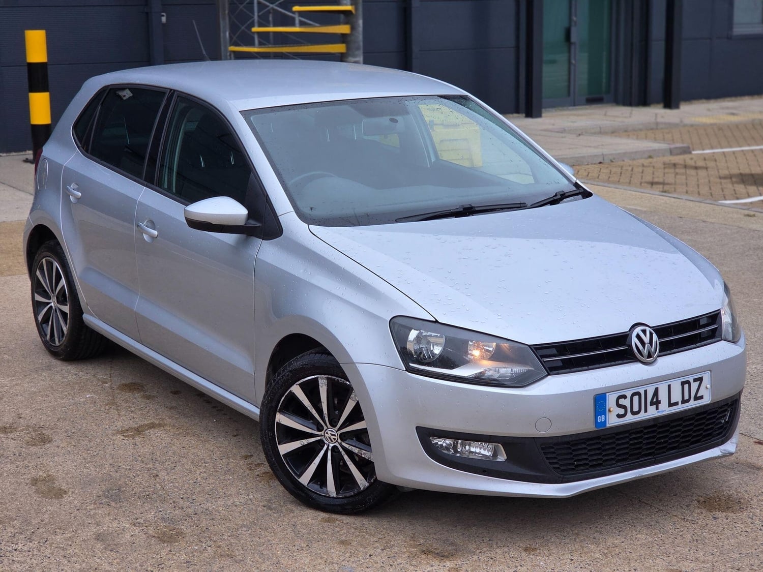 Volkswagen Polo 2014 - Cars