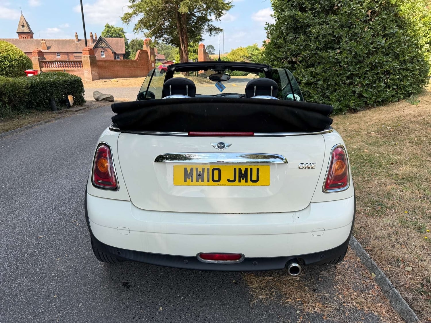Mini Convertible 2010 - Cars