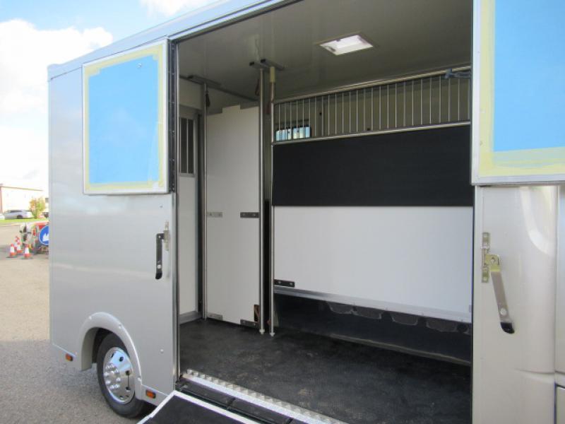 Master Renault Horsebox - Trailers & Horseboxes
