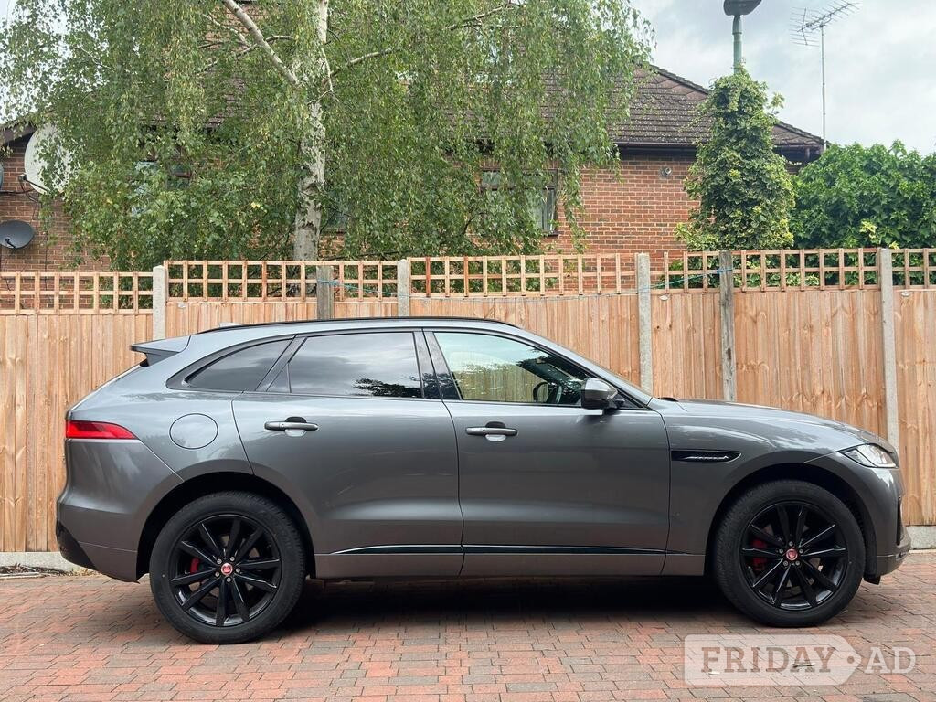 [ berth ]Jaguar F-Pace
