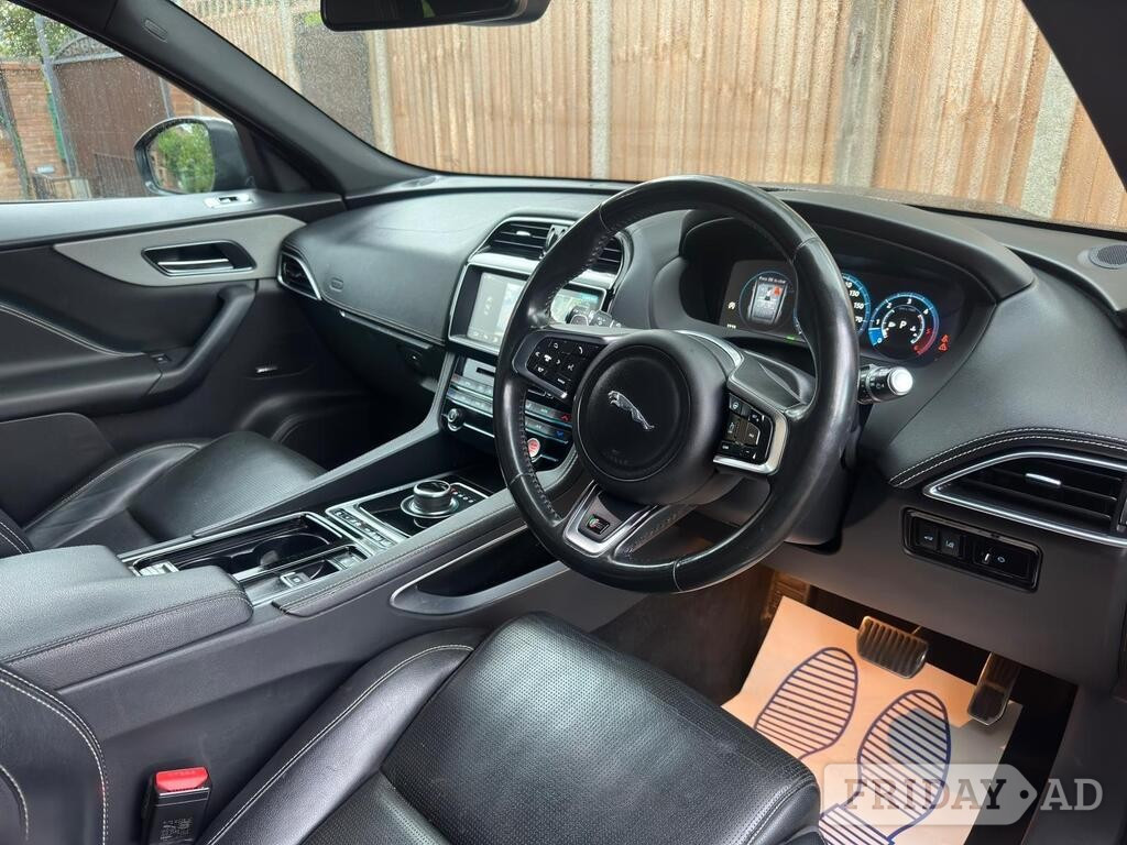 Jaguar F-Pace 2017 - Cars in St. Albans