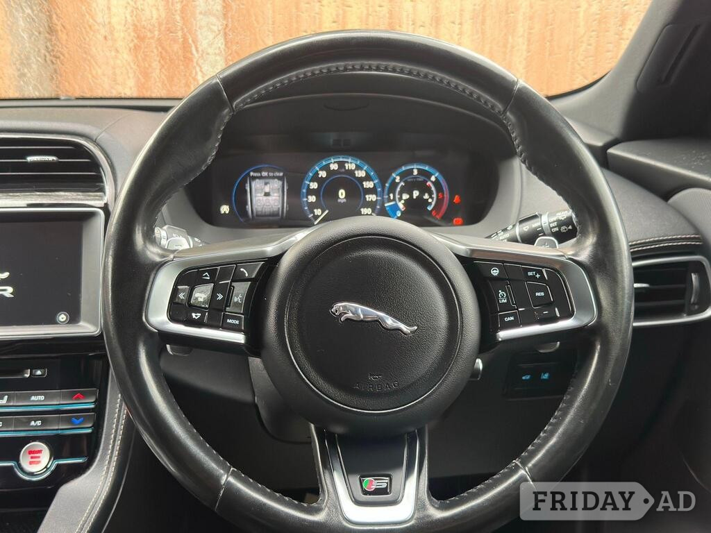 Jaguar F-Pace 2017 - Cars