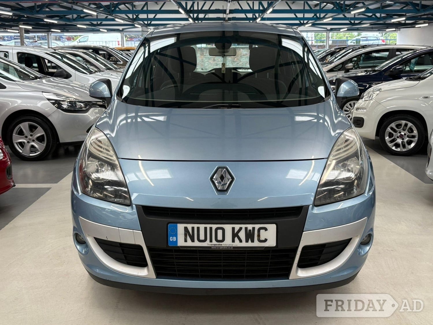 Renault Scenic 2010 - Cars