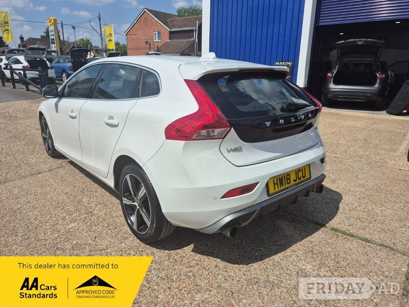 Volvo V40 2018 - Cars