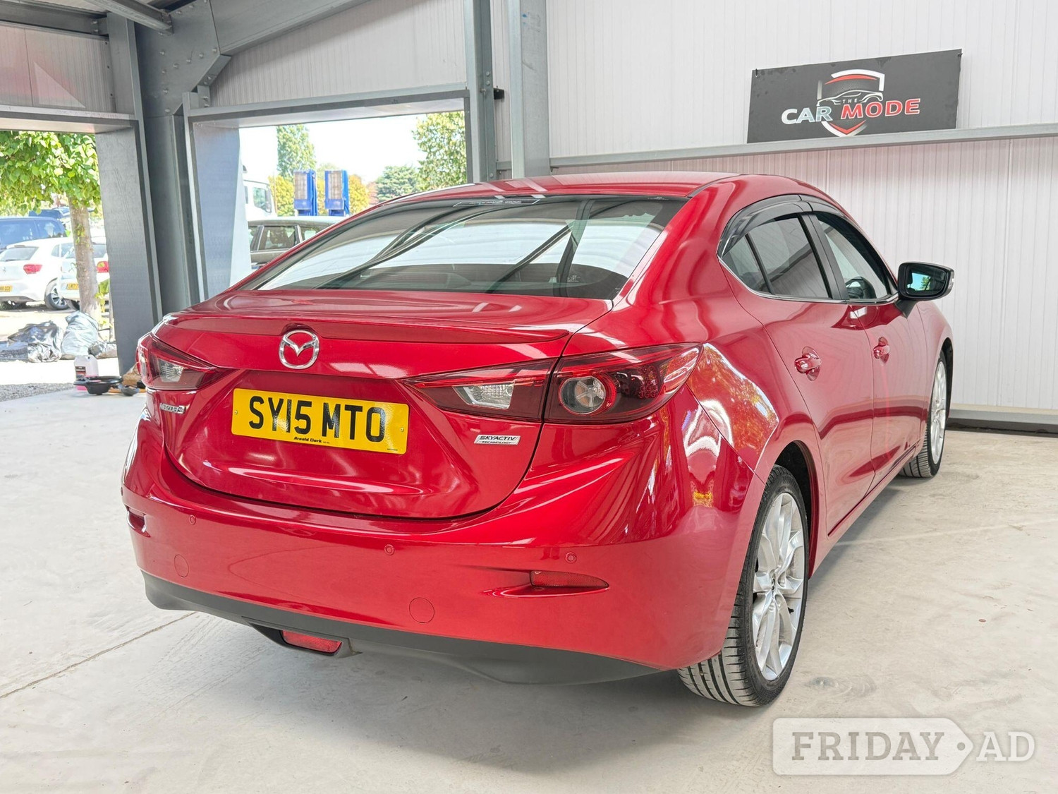 Mazda 3 2015 - Cars in Hillingdon