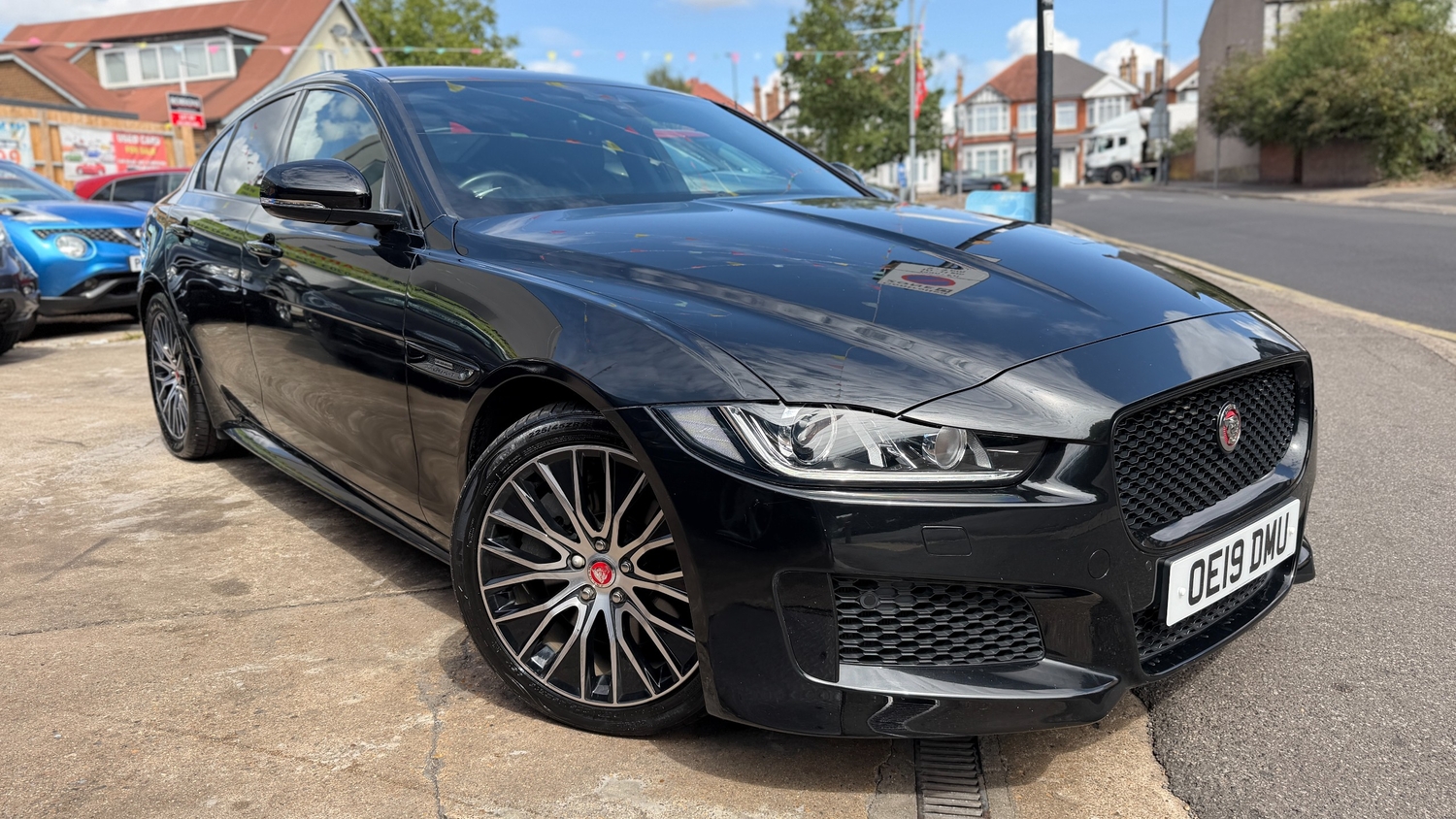 Jaguar XE 2019 - Cars in Harrow