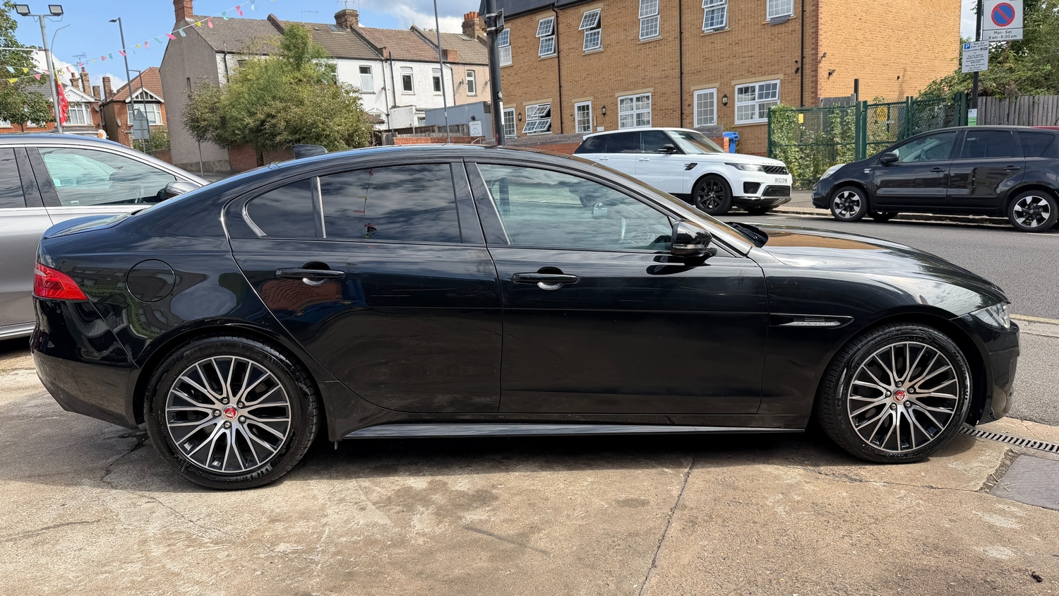 Jaguar XE 2019 - Cars
