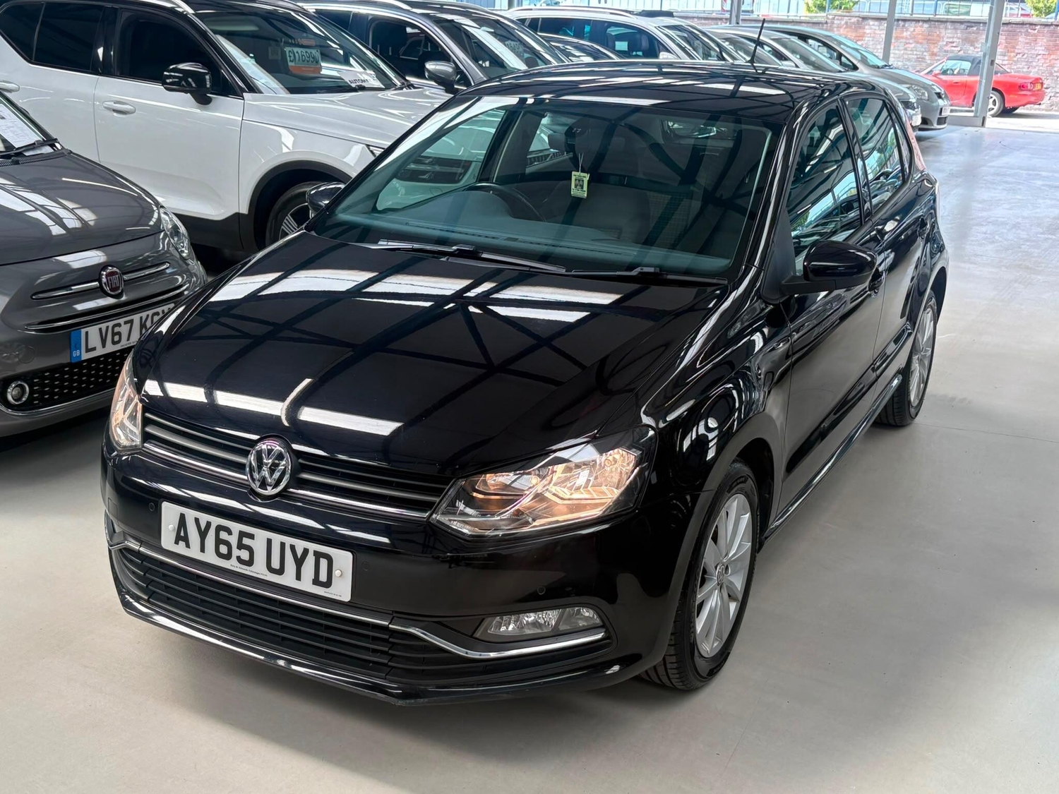 Volkswagen Polo 2015 - Cars