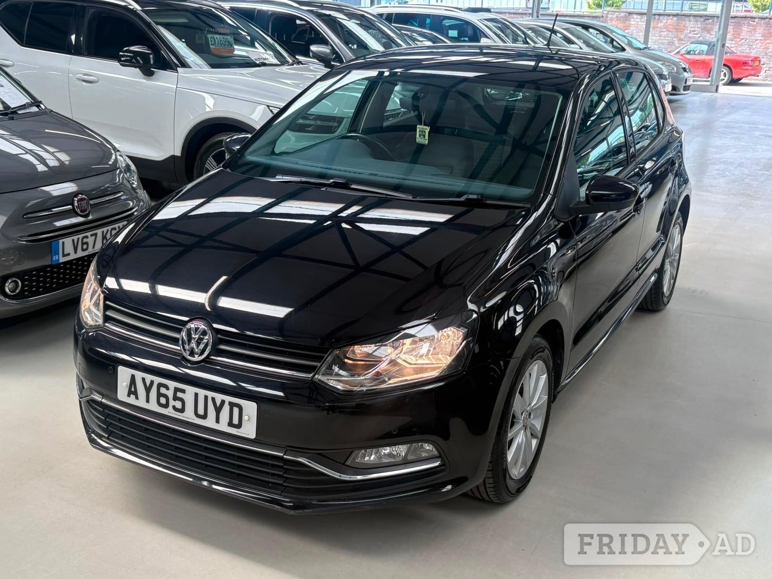 Volkswagen Polo 2015 - Cars