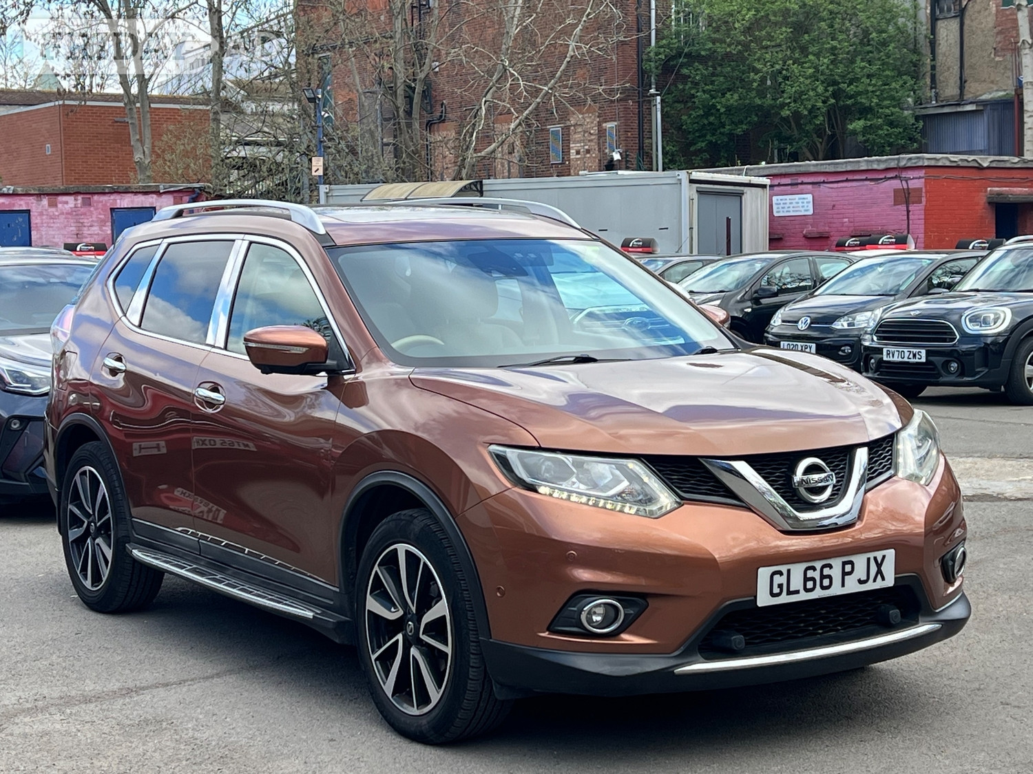 Nissan X-Trail 2016 in Brent
