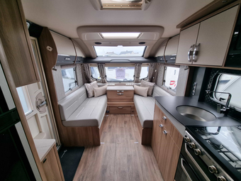 Swift Elegance Grande 845 2022
