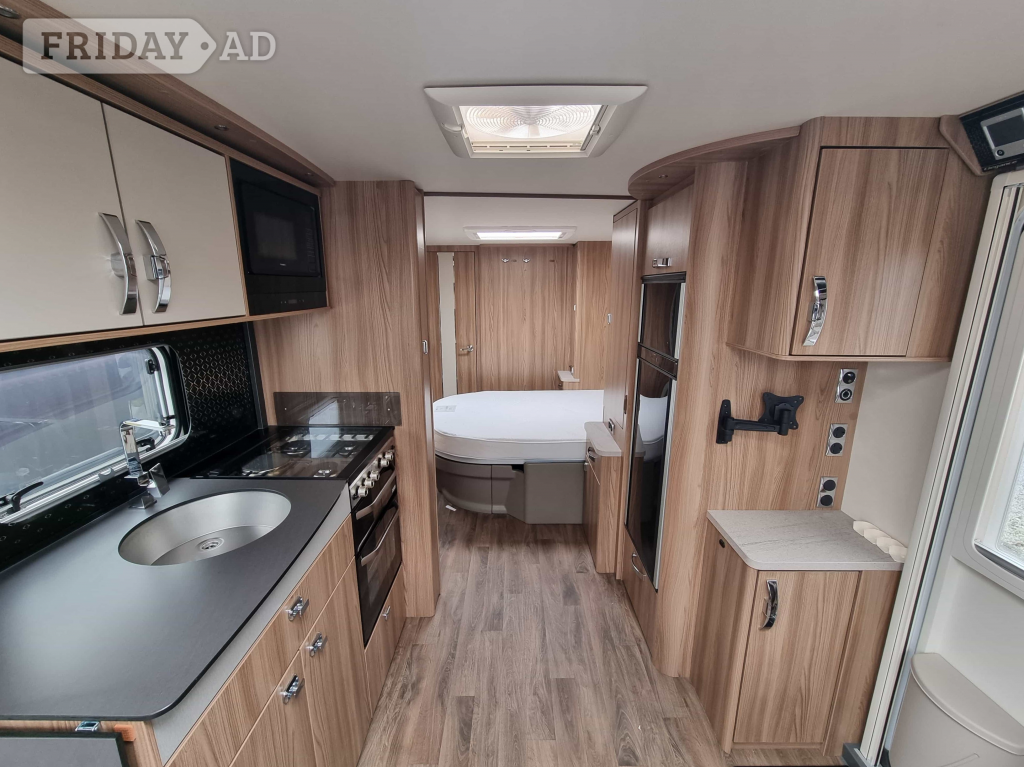 [4 berth ]Swift Elegance Grande 845