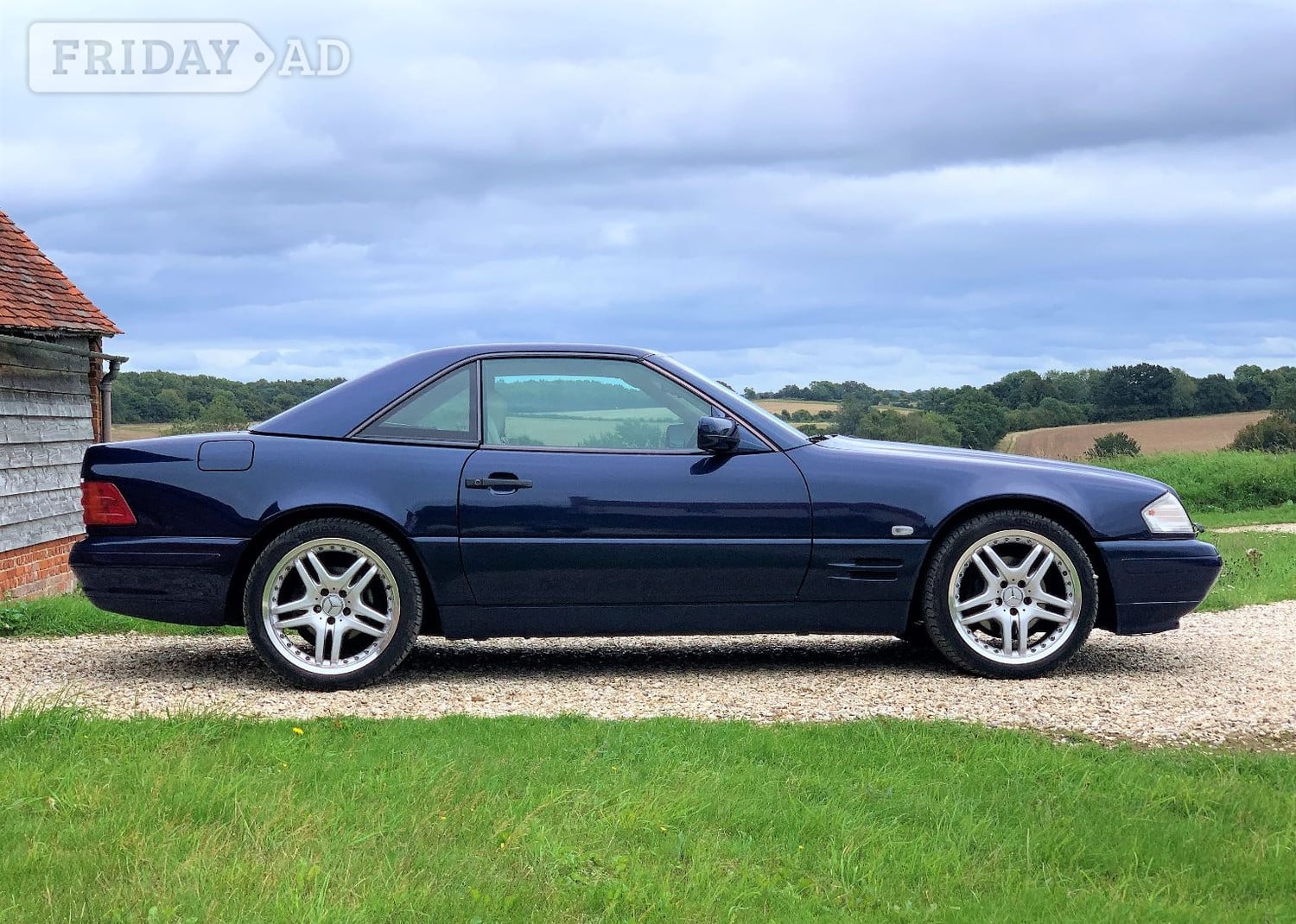Mercedes-Benz SL 1996 in Reigate