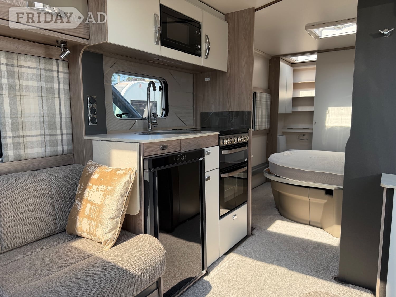Swift Challenger SE 2023 - Motorhomes & Caravans