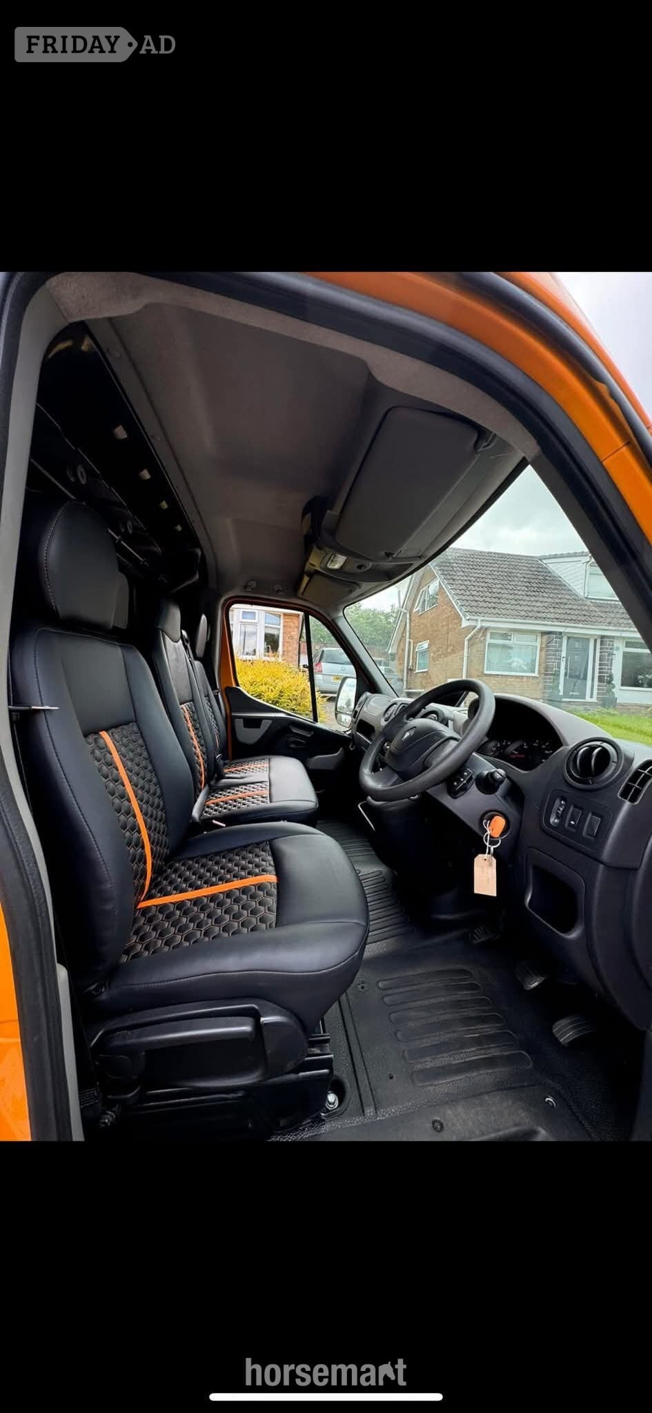 [ berth ]Equi-Sport Renault Master