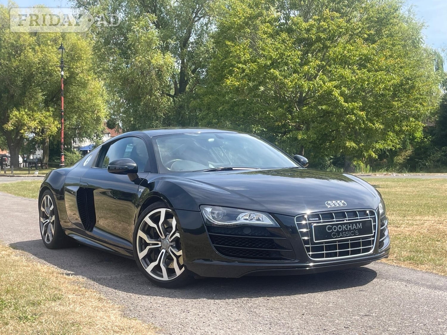 Audi R8 2011 in Maidenhead