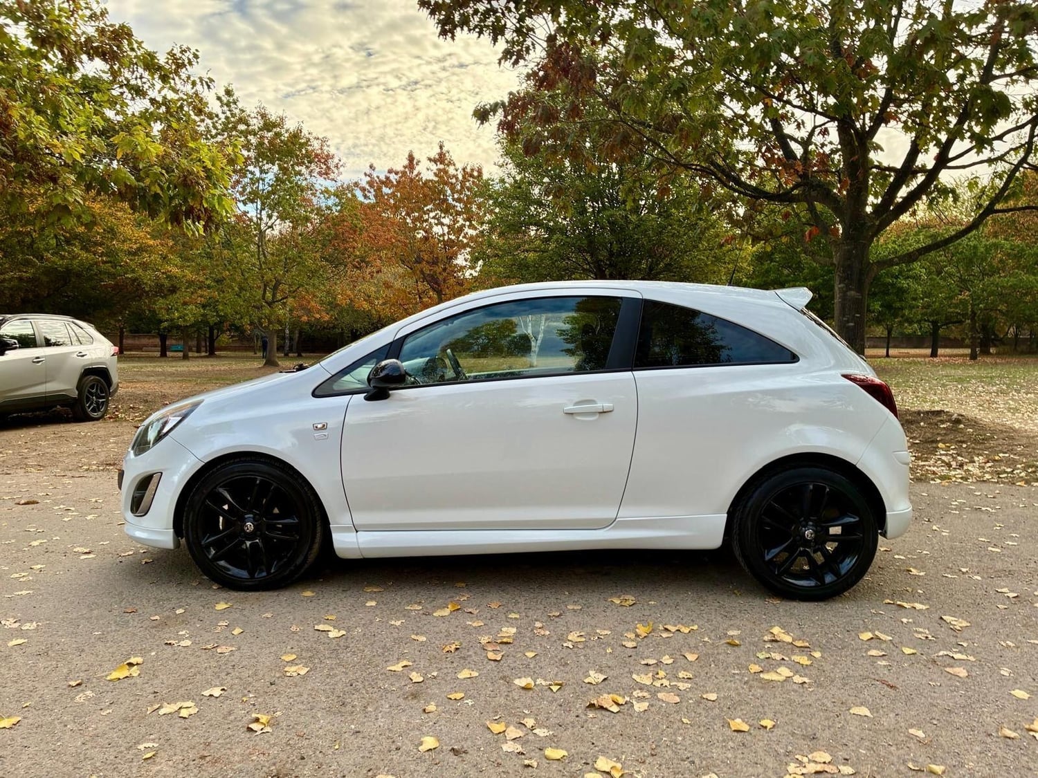 Vauxhall Corsa 2013 - Cars in Guildford