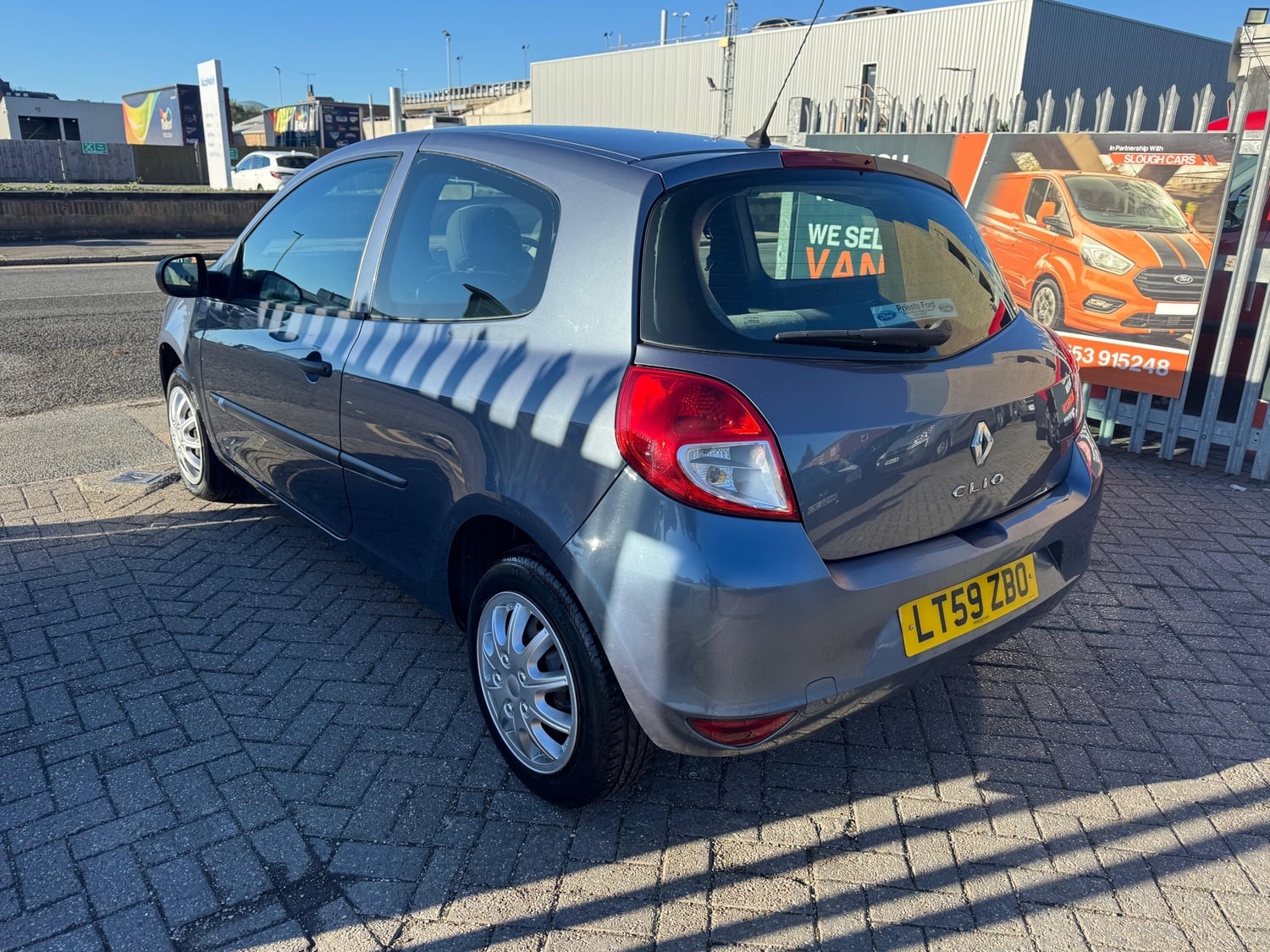 [ berth ]Renault Clio