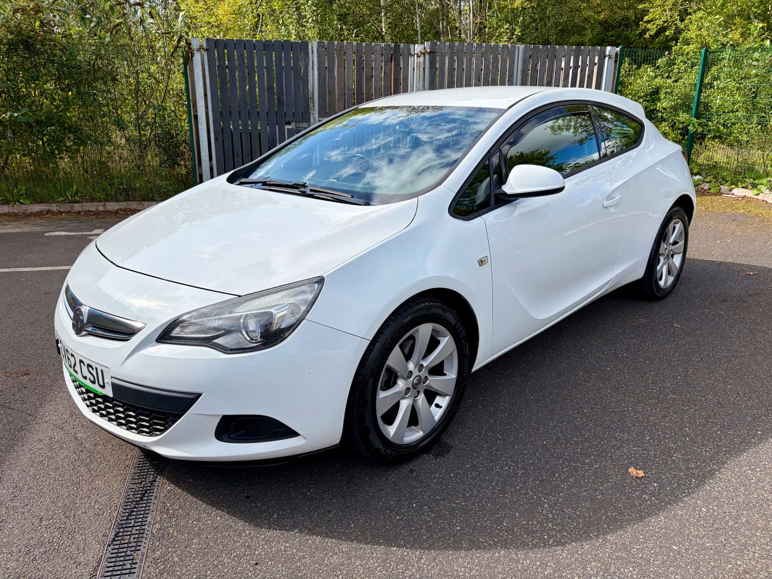 Vauxhall Astra 2012 - Cars in Tredegar