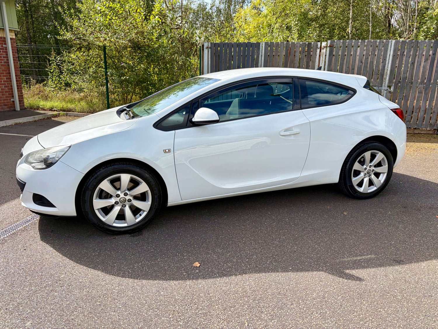Vauxhall Astra 2012 - Cars