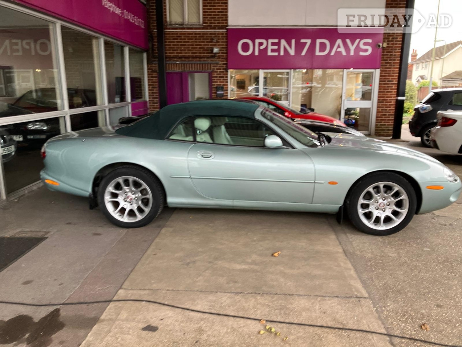Jaguar XK8 2001 - Cars