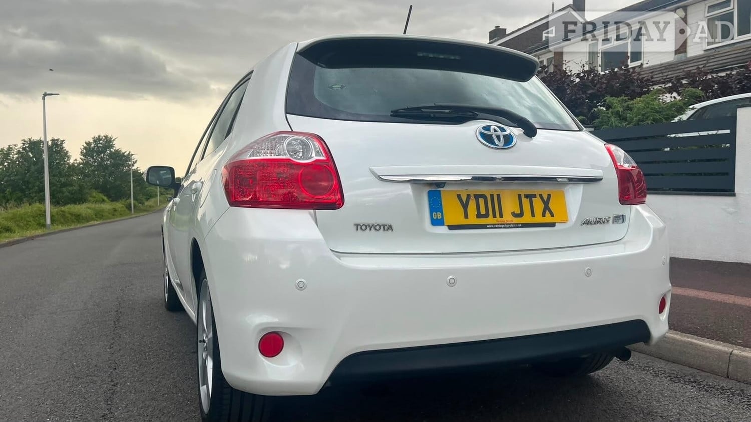 Toyota Auris 2011 - Cars in Chatham