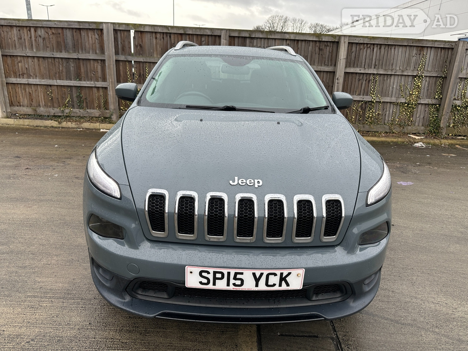 [ berth ]Jeep Cherokee