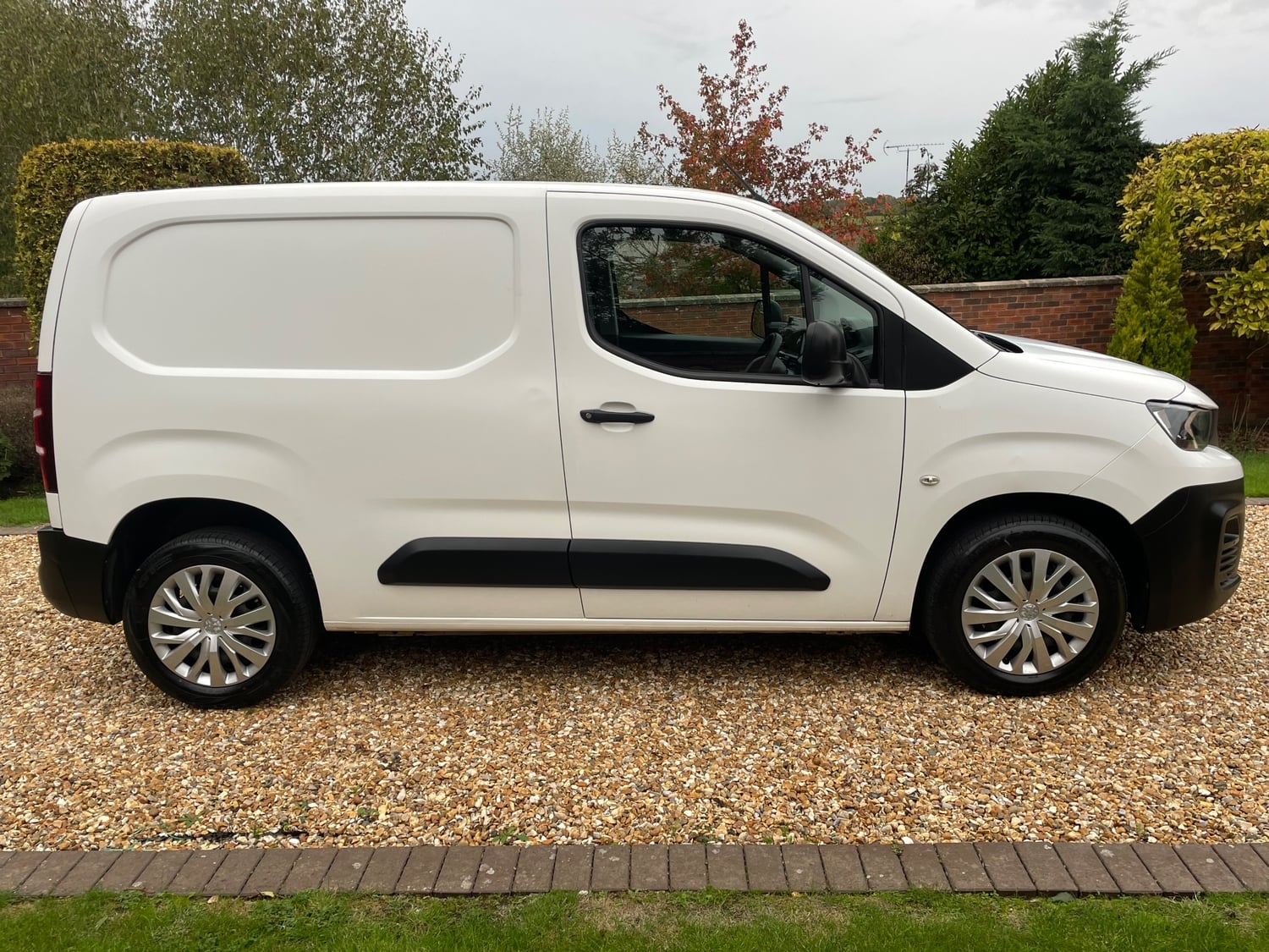 [ berth ]Peugeot Partner