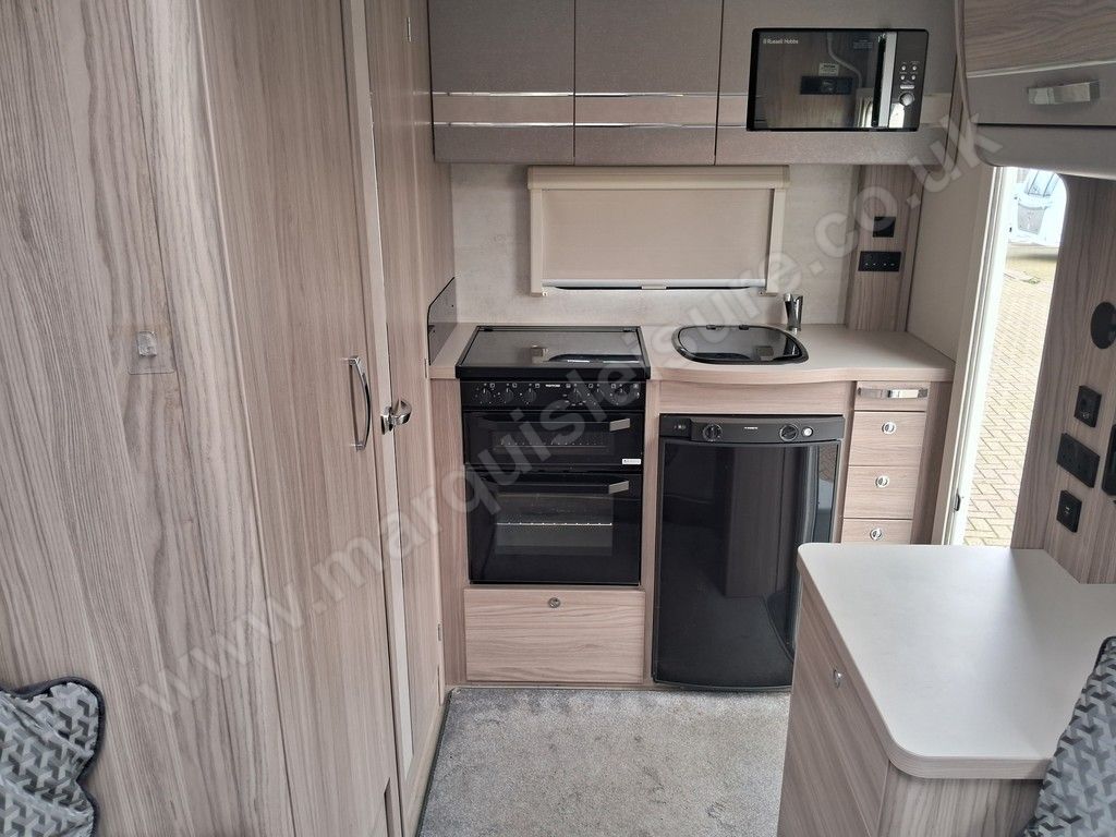 Elddis Autoquest Signature 115 2021 for sale - Motorhomes & Caravans in Guildford