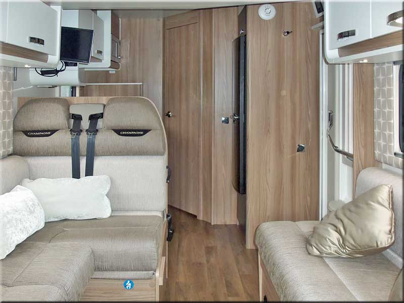 Swift Champagne 2017 - Motorhomes & Caravans in Huntingdon