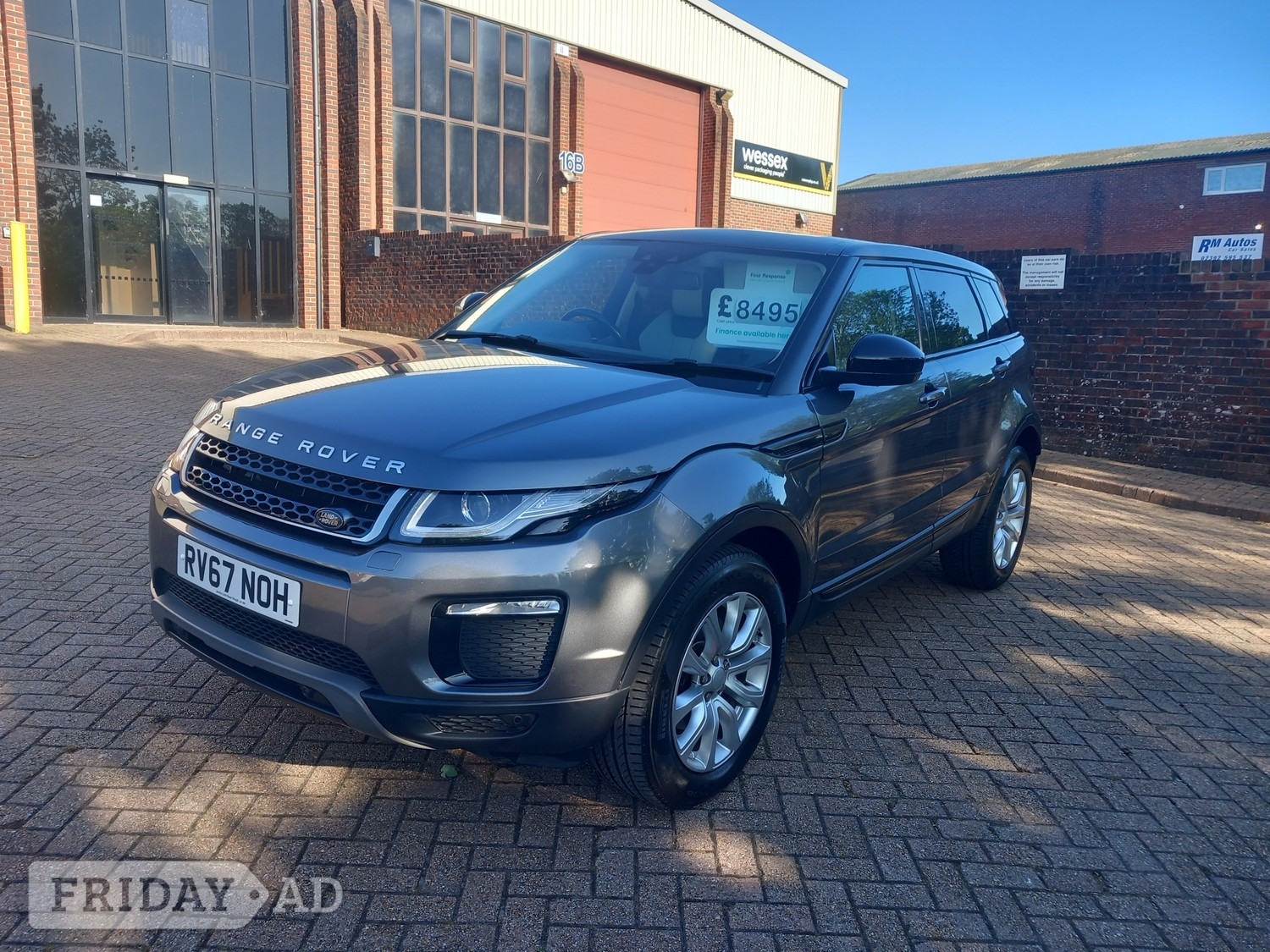 [ berth ]Land Rover Range Rover Evoque
