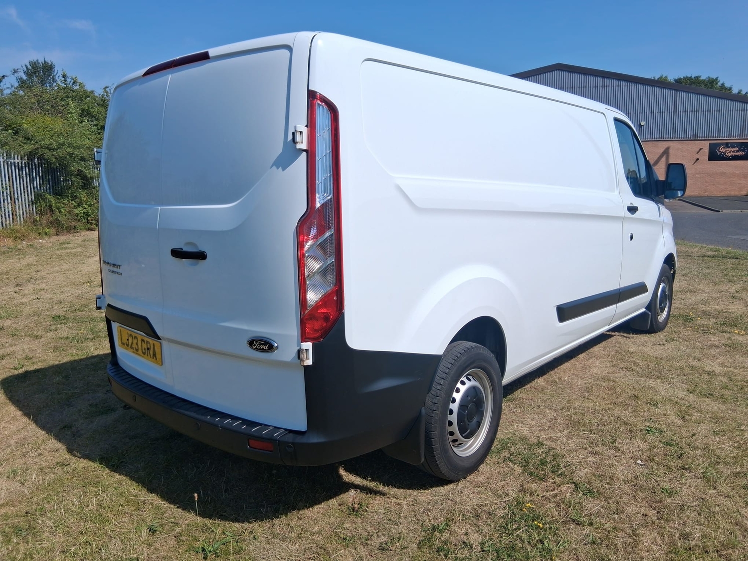 Ford Transit Custom 2023 - Vans & Commercial Vehicles