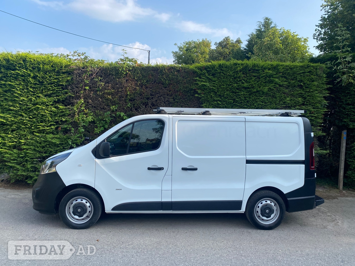 Vauxhall Vivaro 2016 - Vans & Commercial Vehicles