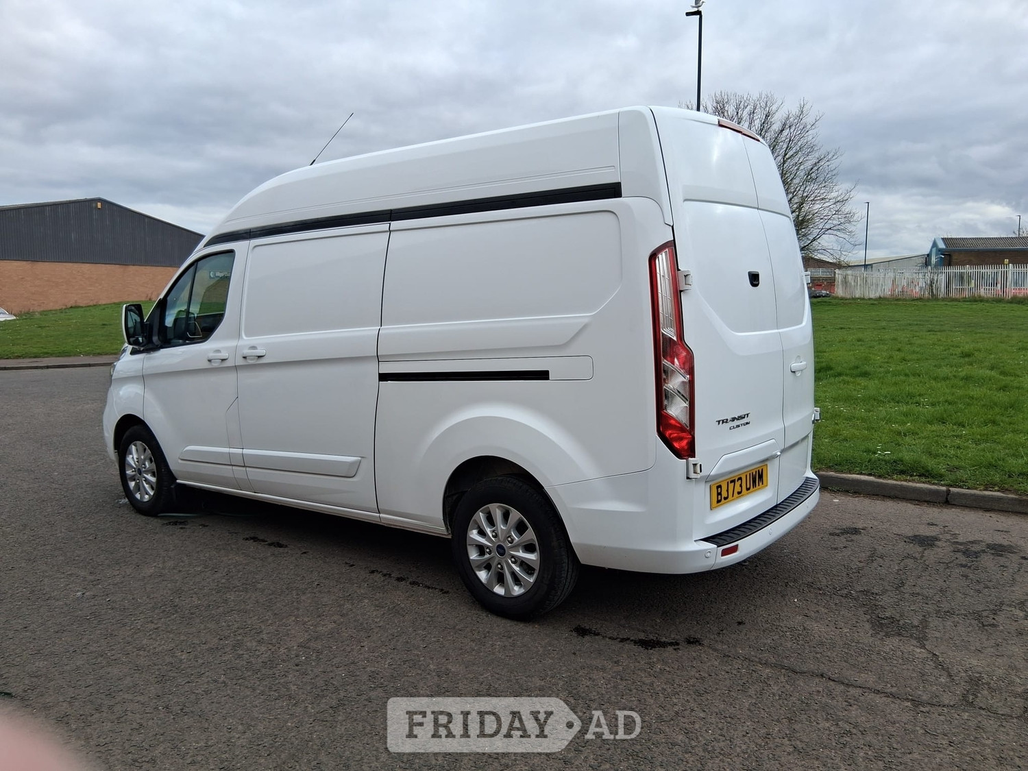 [ berth ]Ford Transit Custom