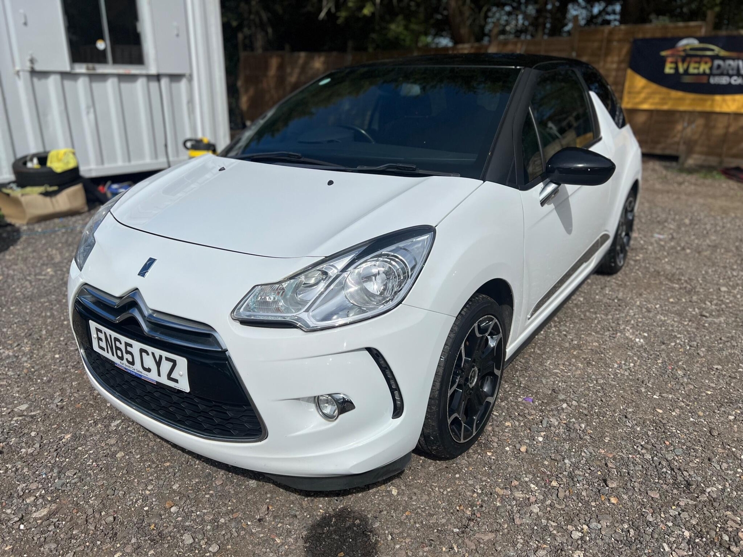 DS DS 3 2015 - Cars