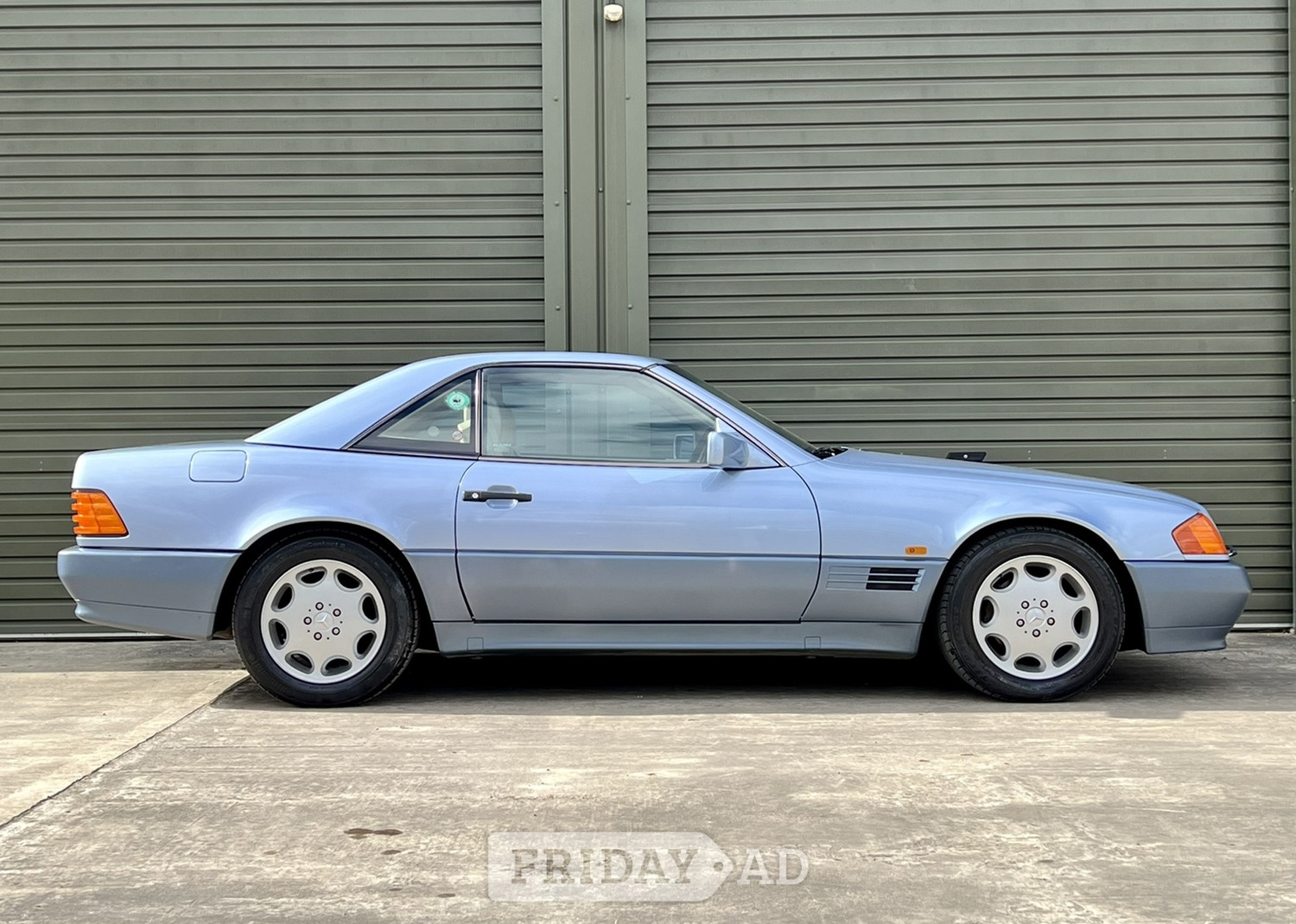 Mercedes-Benz SL Class 1992 in Reigate