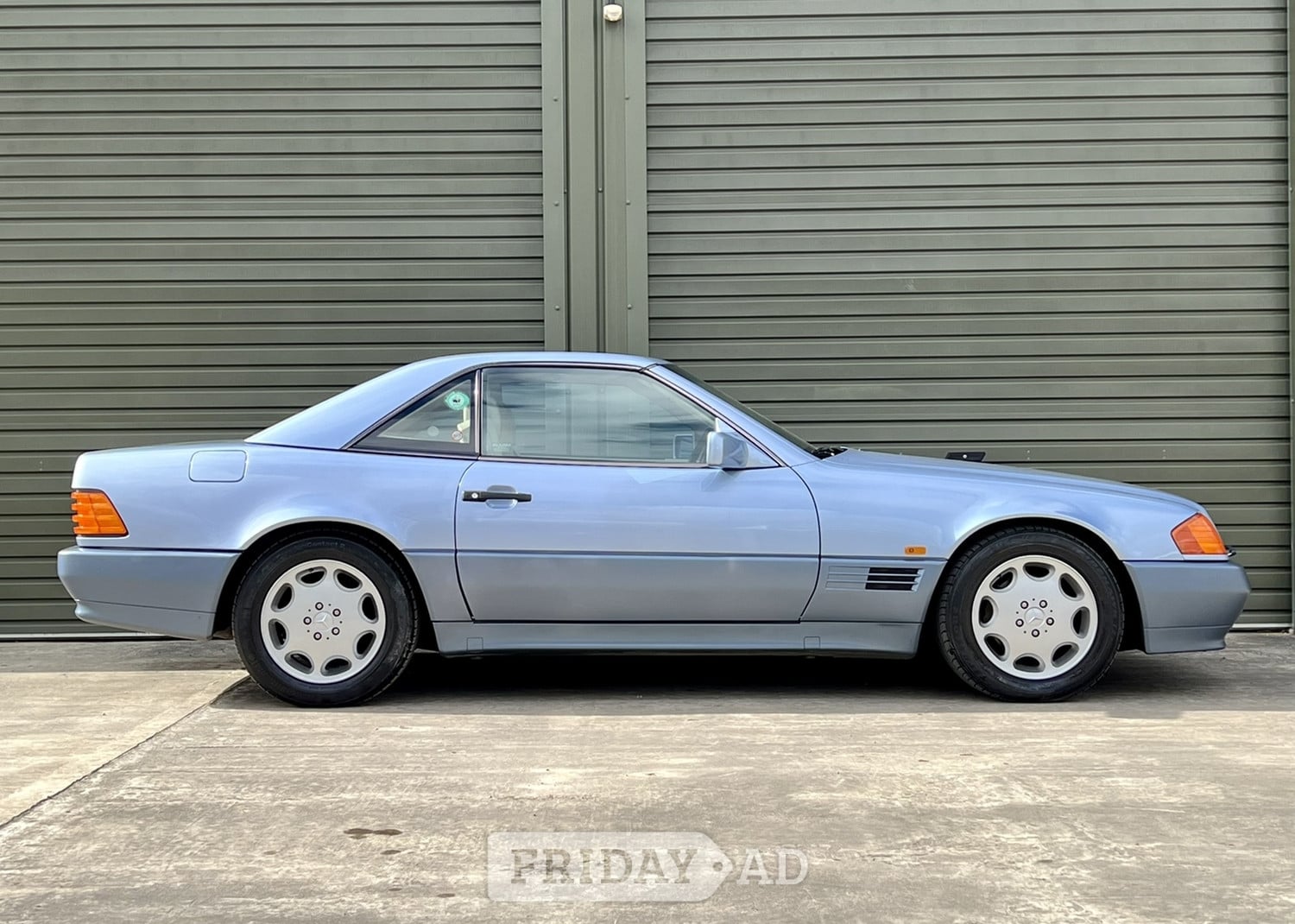 Mercedes-Benz SL Class 1992 in Reigate